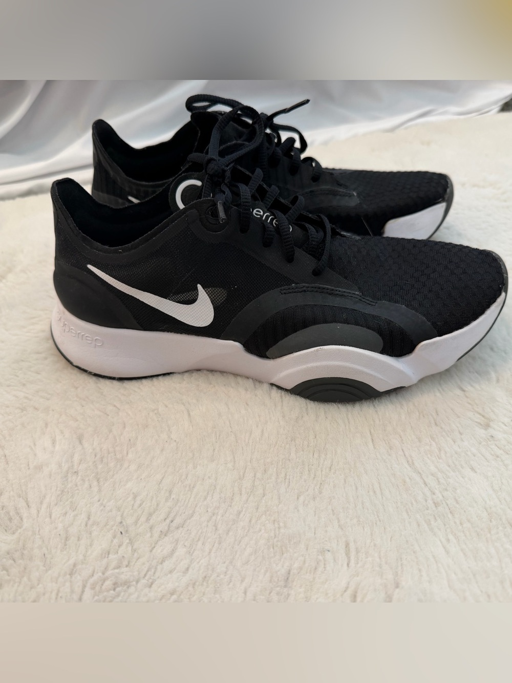 Nike Black and White Women's Athletic Sneakers